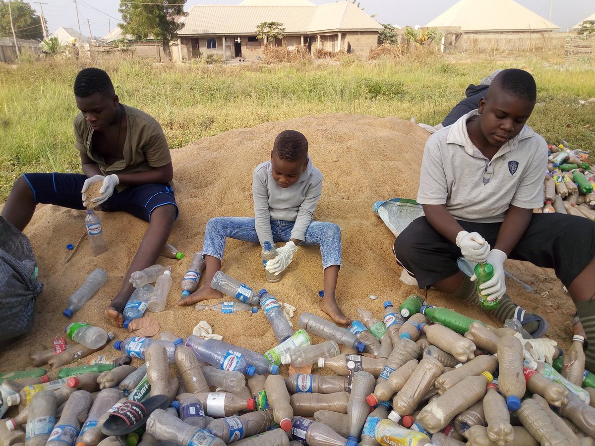 DevTrainNg's tweet photo. We are excited to announce our best #EnvironmentAmbassador for 2018 (Jesse, Chris & Dan Hemba) - who provided outstanding contribution to manufacturing #EcoBricks during the holidays
#SustainableYouthDevelopment
@charleshemba @UNEnvironment @UNYouthEnvoy @CanHCNigeria @BenueSDGs https://t.co/GMf0eFQnYl