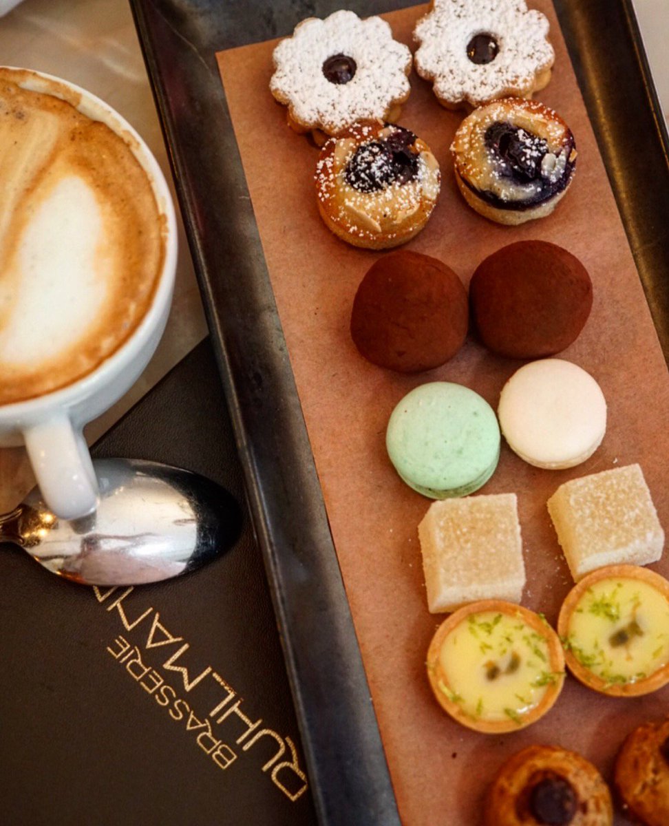 Ruhlmann_NYC's tweet photo. Our beautiful & delicious cookie plate! #BrasserieRuhlmann #CookiePlate #Dessert #French #Brasserie #RockefellerPlaza #RockCenter #Midtown #NewYorkCity #NYCeats #NYC https://t.co/YYU3UOGEdW