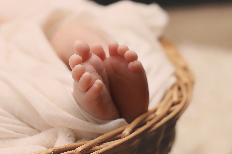 liabilitymag's tweet photo. "I remember being pregnant and the first thing people would often ask would not be the normal boy/girl question but would instead be the hearing/deaf option.  Would I prefer a Deaf baby or a hearing baby?" Read Claire's article about being a #Deaf mum  https://t.co/iUH75enZ5s https://t.co/EXVsL6raeF