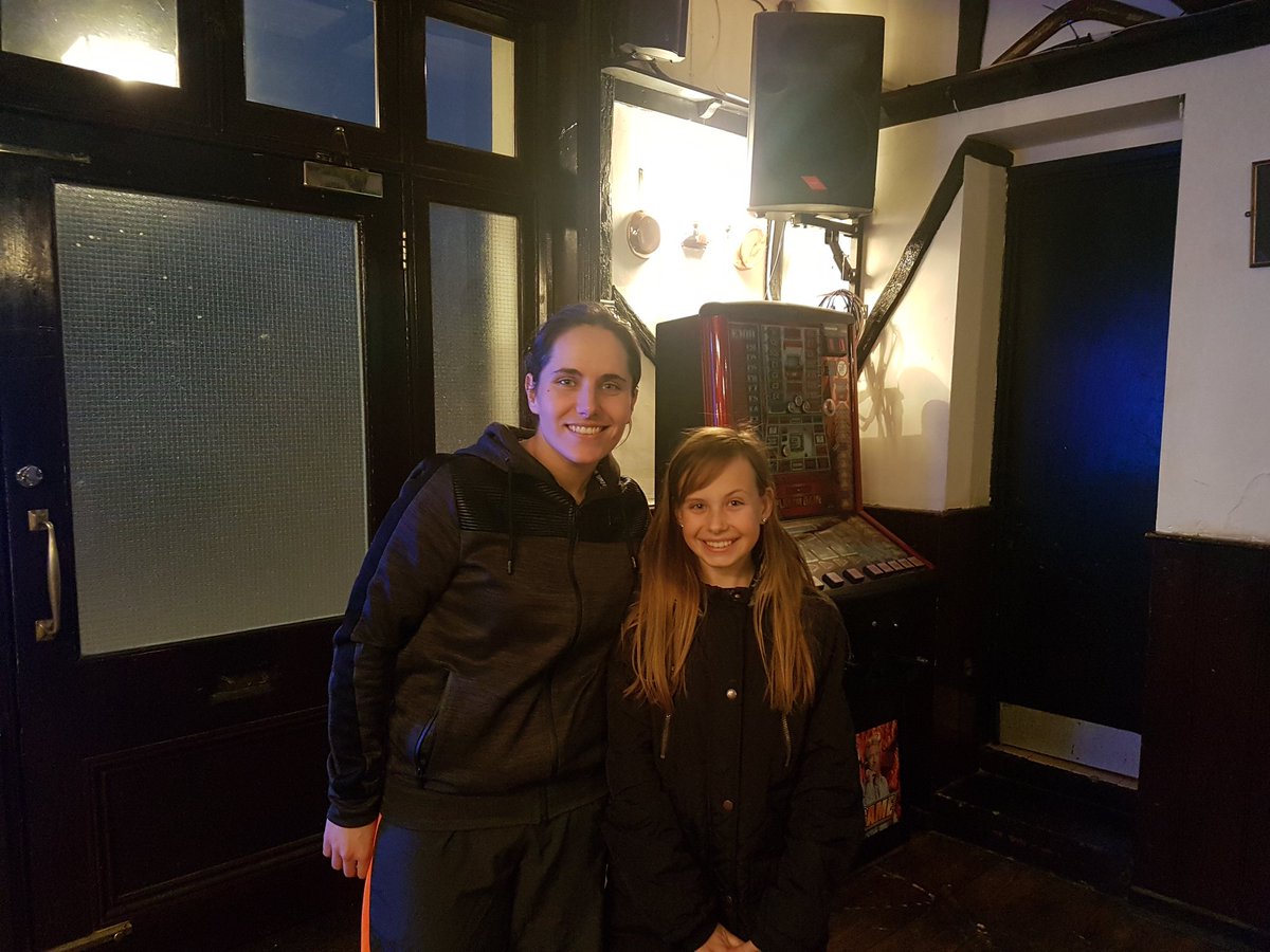 When a young fan comes to your home to see me and the wife thats what it is about. Keep inspiring. Not long now <a href="/megenlynch1/">megs</a> ❤💙 @PalaceLadiesFC <a href="/LeeKearley/">Lee Kearley</a>