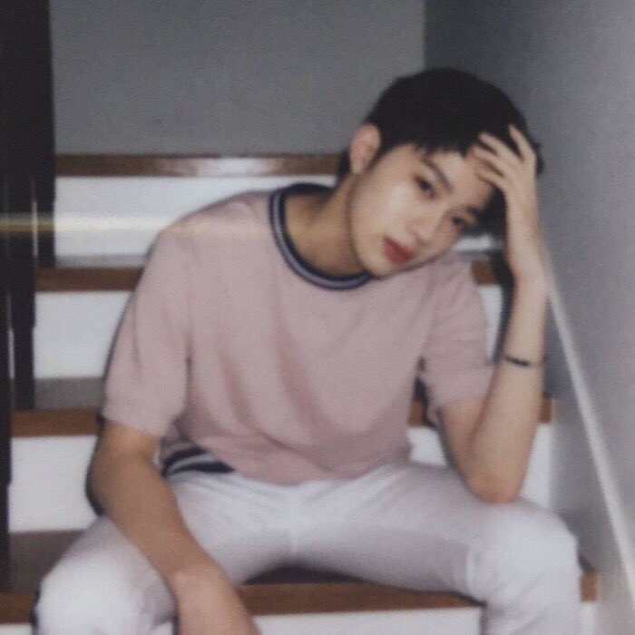 — ภูเขา tweet media