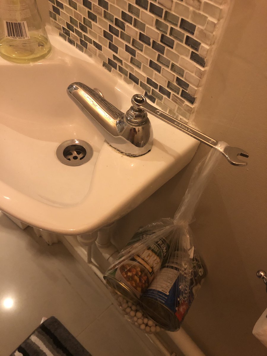 RawlinsonHunt's tweet photo. Little bathroom tap - Fixed! #Husband #Thinknothingofit #almosttooeasy https://t.co/nWnhBhn5Cq