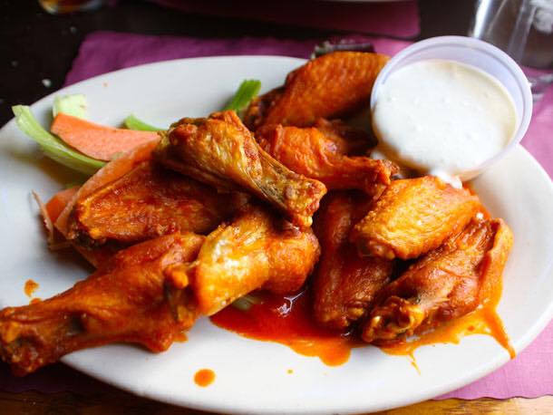 #Comfort food can make any day just a little bit better. 
Order from Hawkeye’s and try the #award-winning homemade #chili or have an entire tray of #buffalo wings brought to the office so everyone can enjoy!
deliverywow.com/Hawkeyes-Resta…