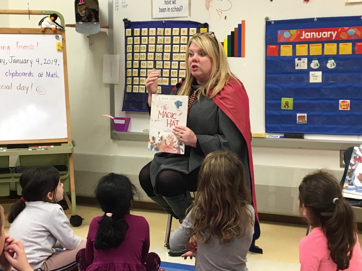 MrsTernullo's tweet image. Thank you ⁦@mtfennessy⁩ for a great read aloud this morning. The Magic Hat   🎩 was a terrific way to start a Friday! #royalreader ⁦@HHS_Bemiss⁩