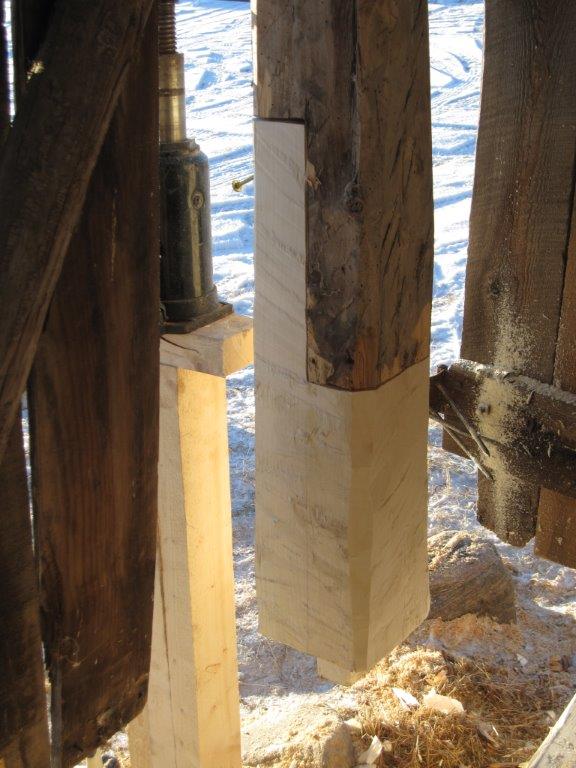 MH_WoodS's tweet image. Restoration project in #UkranianVillage Alberta.  M &amp;amp; H takes pride in being a part of preserving history.  #logbuilder #logrestoration #Albertahistoricsites