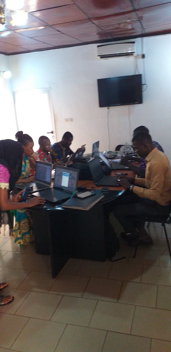 EmmanuelKOUROU2's tweet photo. Journée de Marathon de la sous-préfecture de Maréla, Passayah, Sandéniah et de Faranah Projet CP3 GUINÉE
#osmguinea
#missingmap
#Map4Gn #Geosynapse
#osm https://t.co/BwzEGv991g