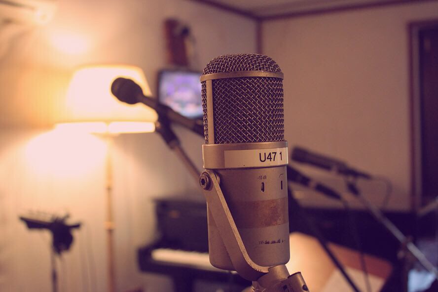 TheGarage_Italy's tweet photo. Brass #recording session with the king Neumann U47 - Electro Voice PL 11 - Electro Voice PL20 and a #warm atmosphere 🎷🎺
.
.
.
#recordingstudio #mixing #musicstudio #neumann #electrovoice #brass #tuscany https://t.co/OAFKEn1Nyn