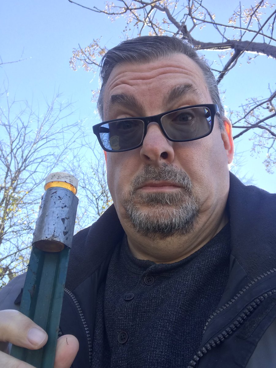garyslinkard's tweet photo. I’ve staked this one out for a while. #cacheforlunch #Geocaching #dadjoke https://t.co/HRBjmC60Fp