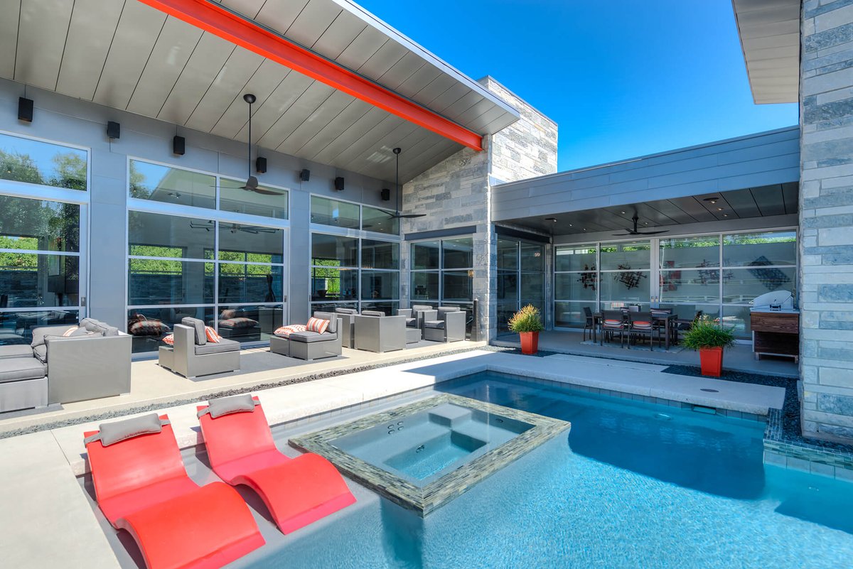 LHM_SanAntonio's tweet image. 🏊😎 Ready to build your 2019 backyard #dreampool?Contact @KeithZarsPools and get started today! Learn more: bit.ly/2SA8uxZ #infinityedge #pool #luxurypool #custompool #sanantonio #spa #waterfall