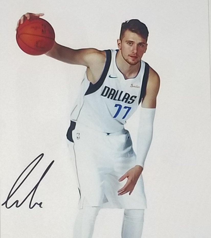MrChrisArnold's tweet photo. Why?  ... Why not?  #VoteLuka #NBAAllStarGame https://t.co/LmVysl0wIM