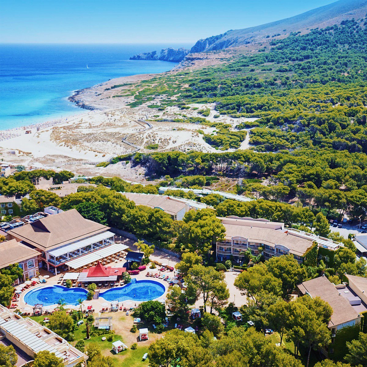 HotelsViva's tweet photo. Este año 2019 viene cargadito de sorpresas... ¿Quieres saber las novedades de nuestro hotel #VanitySuite? ¡Atentos, seguiremos informando! 😜🧡
.
A lot of surprises are waiting for you this 2019.... Would you like to know the news of our #VanitySuite!
Stay tuned! 🥳 https://t.co/u7sN7jZEML