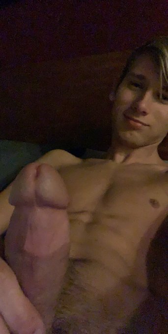 Who’s hungry ? https://t.co/mkfQBz9AGt