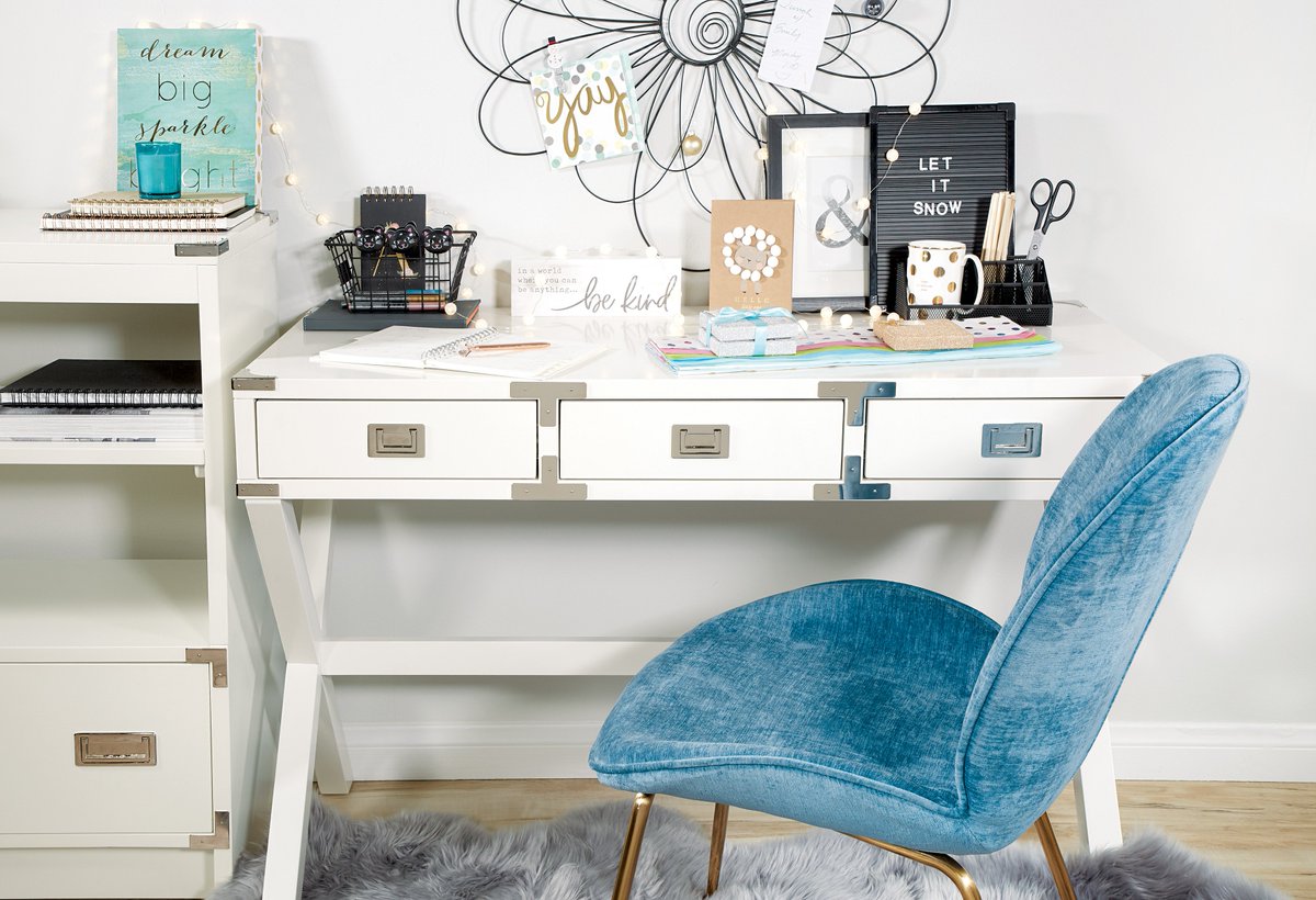 Ave_Six's tweet photo. Organized and personalized.
.
The Wellington 46" Desk and the Selena Chair 
.
.
#ospdesigns #avesix #homeoffice #deskgoals #desklove #workspaceinspo https://t.co/2sCo84mobO