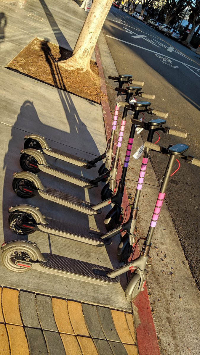 Spotted some Lyft scooters in L.A :D I want a <a href="/getapony/">pony</a> there!
