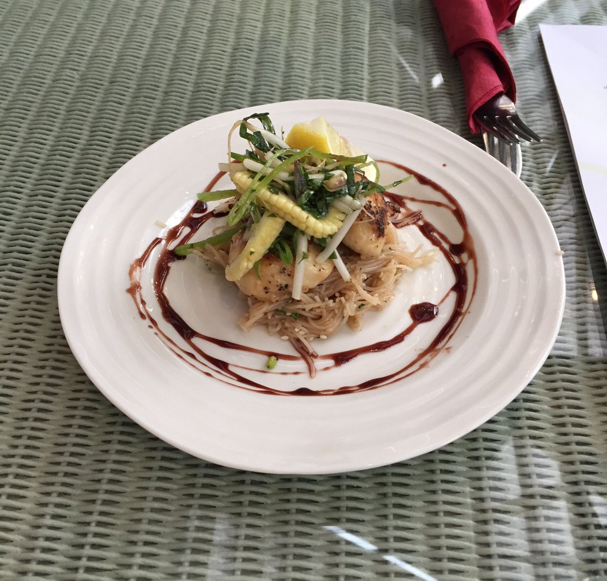 BLEventCaterers's tweet photo. We continue our Menu C showcase from last week with another fab starter - pan fried sea scallops with red pepper &amp; chili noodles with thai salad finished with vin rouge syrup https://t.co/G5YnjWgN77 
#Cheshirebrides #eventcatering #Weddingcatering https://t.co/CJRjc4ITvG