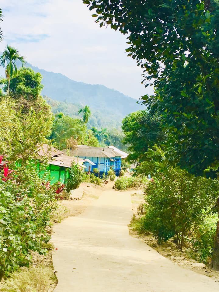 wbllc's tweet photo. @SangmaConrad @PMOIndia @nitin_gadkari @shillongtoday @airnews_shi @Shillong_News @mesmerisingmegh @nppmeghalaya @ndtv @RepublicTvv @TimesNow @timesofindia Fencing, Bad Road, Across the River there are 5000 life too. Please help them #Huroi #Lailaong #lahalein #lejri #Borsara https://t.co/XMw14aJhuu