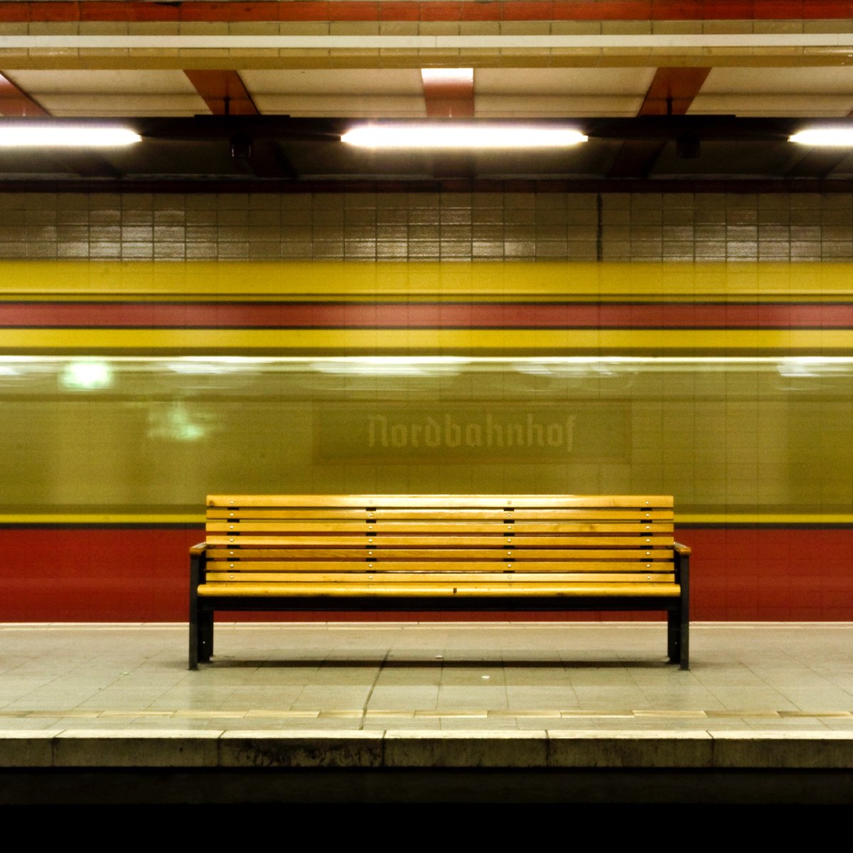 SILVACAPITANA's tweet photo. NEW YEAR 2019 AKTION: 10 % RABATT & GRATIS-VERSAND #Sale #poster #canvas #forex #FramedArt #aluminium #acrylic https://t.co/yUDsry5J9Y @Posterlounge #tube #station #underground #train #Berlin #U2 #LineU2 #trainStation #EastBerlin #Photography #photo #travel #architecture #wallart https://t.co/oopz59tqKa