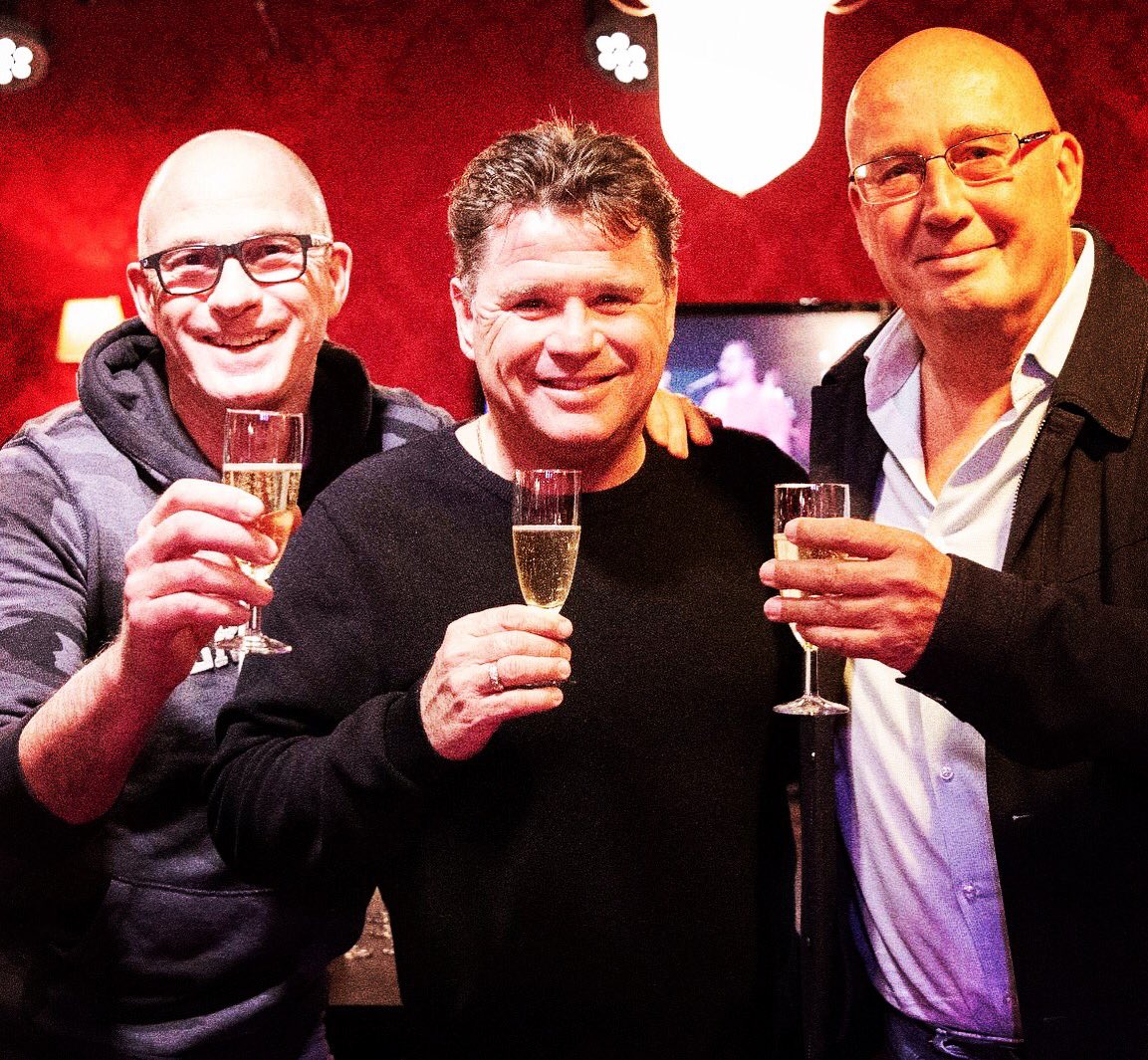 corneklijn's tweet photo. Eerste #Weekendborrel van het jaar @sterrennl #radio en @NPORadio5 #proost @wolterkroes1 https://t.co/5aeuJM03VW