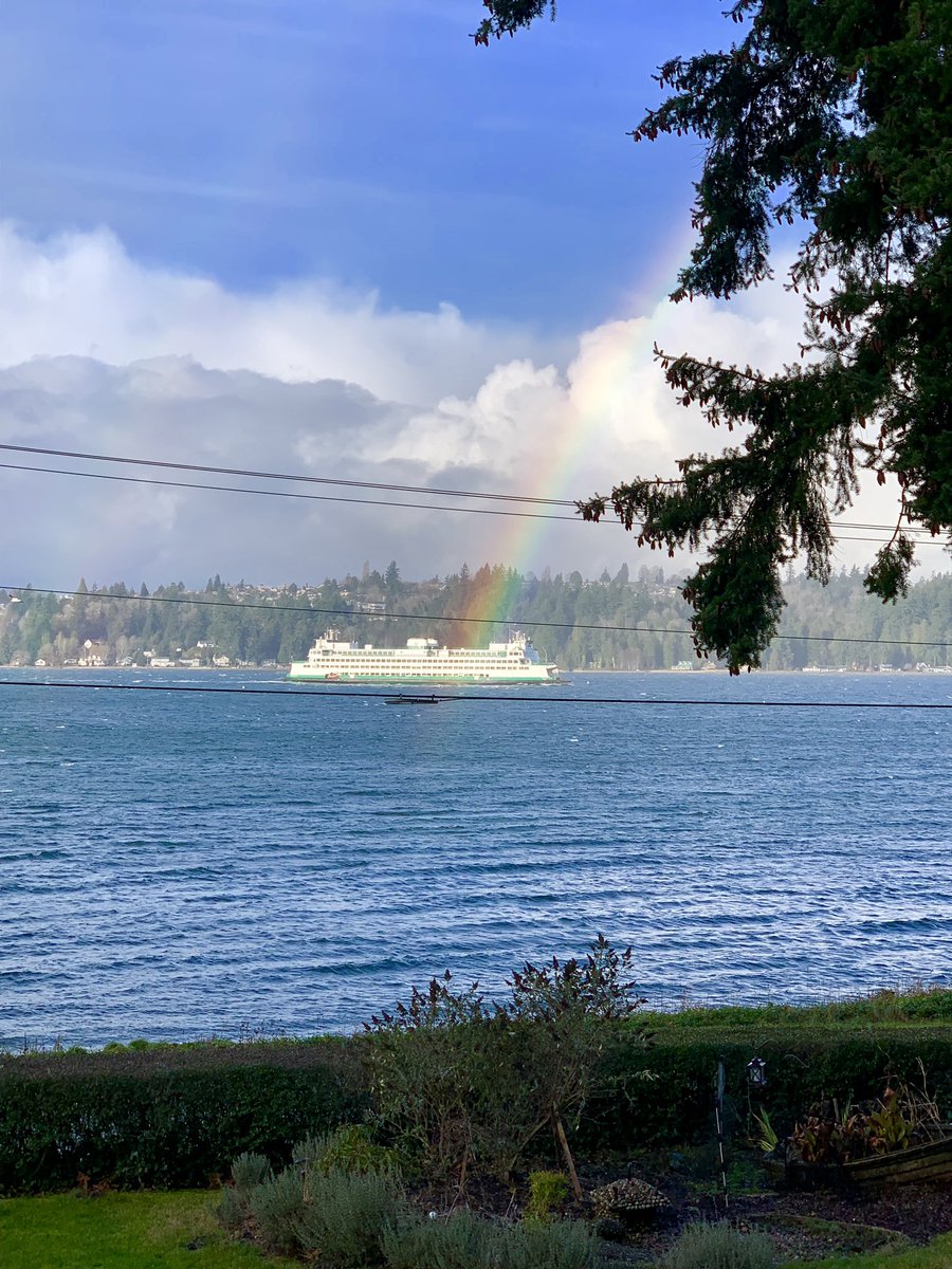 KniteStars's tweet photo. @wsferries The rainbow ends on the Kaleetan! https://t.co/uphbBxyXnU