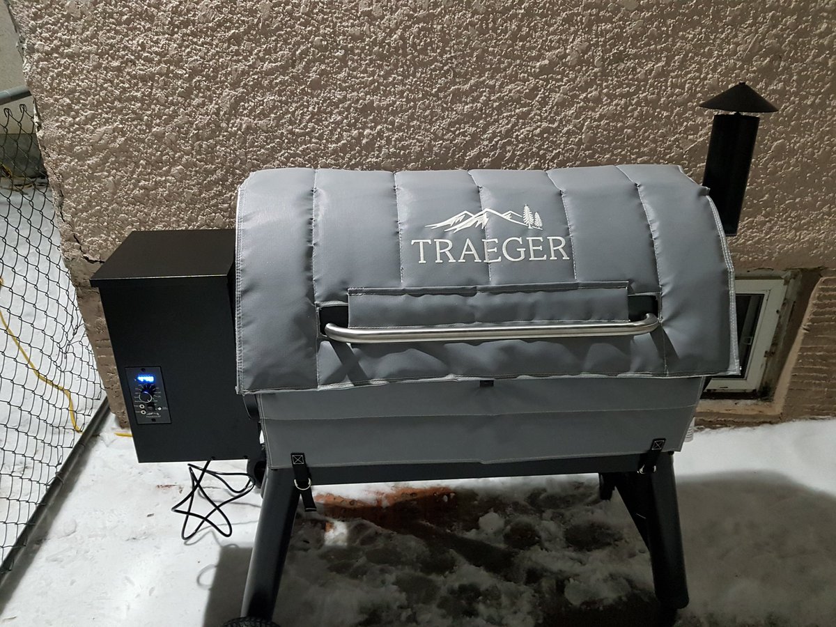 jaeauger's tweet photo. Breakin first fire @TraegerGrills https://t.co/wm8PA4X2cw