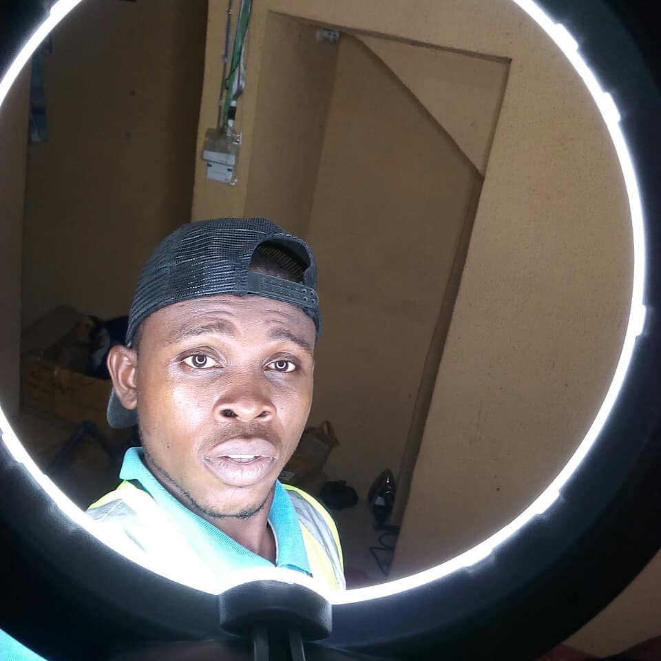 seanmaxi100's tweet photo. And it was a successful shoot... Director Pan and crew https://t.co/nfZ2dB8xxA