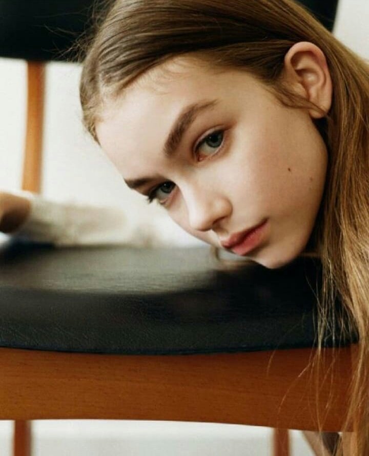 Evangeline Cornette ✨

Que me digan ANGIE !!! 

Mitad Bruja, mitad vampiro 

18 años 

Fc: Jossie Lane 

<a href="/Rol_De_CDS/">♉ Rol De Cds ♉</a>
