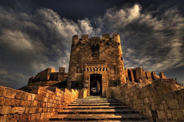 mohaab211's tweet photo. #سوريتي 
ملتقى العشاق 

بين
دفئ الإشتياق

فهناك
من يشتاق حنين

وهناك
من يحتاج عناق. 💕

#مهاب
#رمال_الحرفGp 
#مملكة_القيصر 
#احساس_القلم
#ياسمين_الشام
#قمر_الشام
#حروف_فريدة 
#رونق_الحرف https://t.co/lEH5jCrzOD