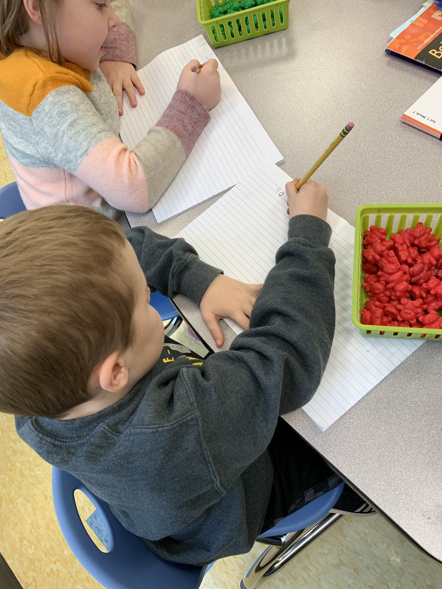 jrsteach's tweet image. #kindergarten Ss working in math workshop and #GuidedMathGroups on #CountingCollections amazing listening to them #count and write about their collection @mathbarb @WestCler @WTBobcats #WCconnects