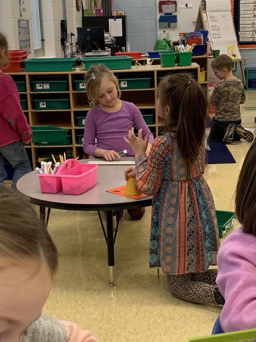 jrsteach's tweet image. #kindergarten Ss working in math workshop and #GuidedMathGroups on #CountingCollections amazing listening to them #count and write about their collection @mathbarb @WestCler @WTBobcats #WCconnects