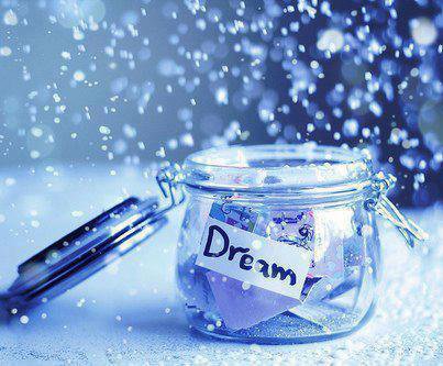 ؛،؛
أحلامنا أيضا تنتهي مدة صلاحيتها....
عندما يطول بها المكوث  ف علب الخيال
،؛،
#حروف
#حروف_بعطر_المسك
#حروف_م_القلب 
#حروف_وقهوة