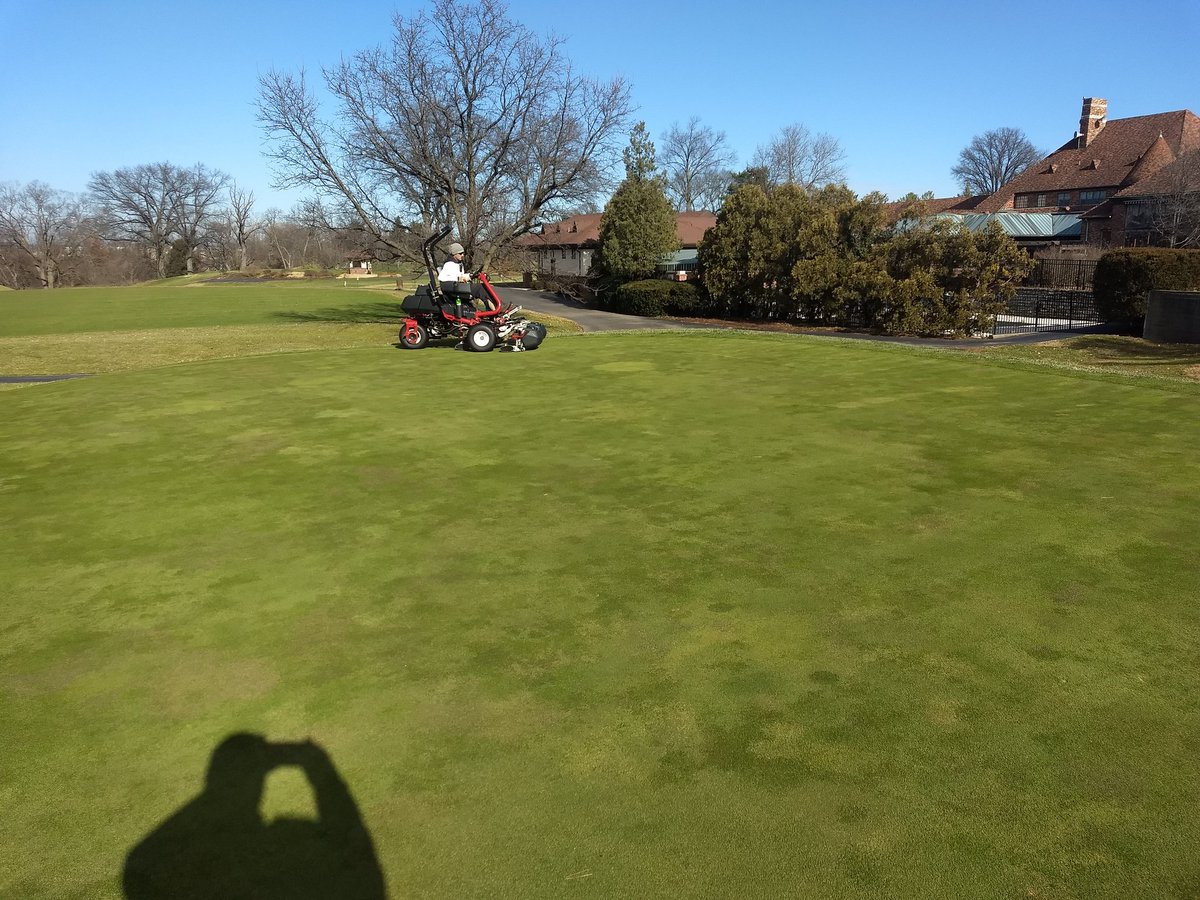 whitet1990's tweet photo. It's official, first greens mowing and spray application of 2019. #ToroGeolink, #DaconilAction, #Trimmit, #ToroTriflexhybrid https://t.co/3l1EdWOidH