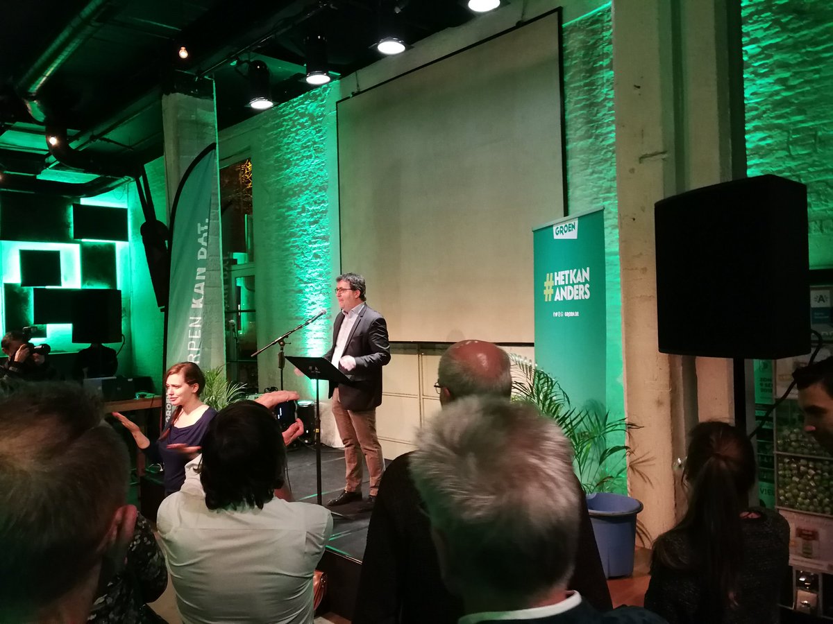 SachaVanWiele's tweet photo. Na kiescampagnes, onderhandelingen en congressen is nu het seizoen van de politieke nieuwjaarsrecepties begonnen. Groen Antwerpen geeft startschot. #Antwerpenkiest #kies18 @gva https://t.co/WcoWKd9Tis
