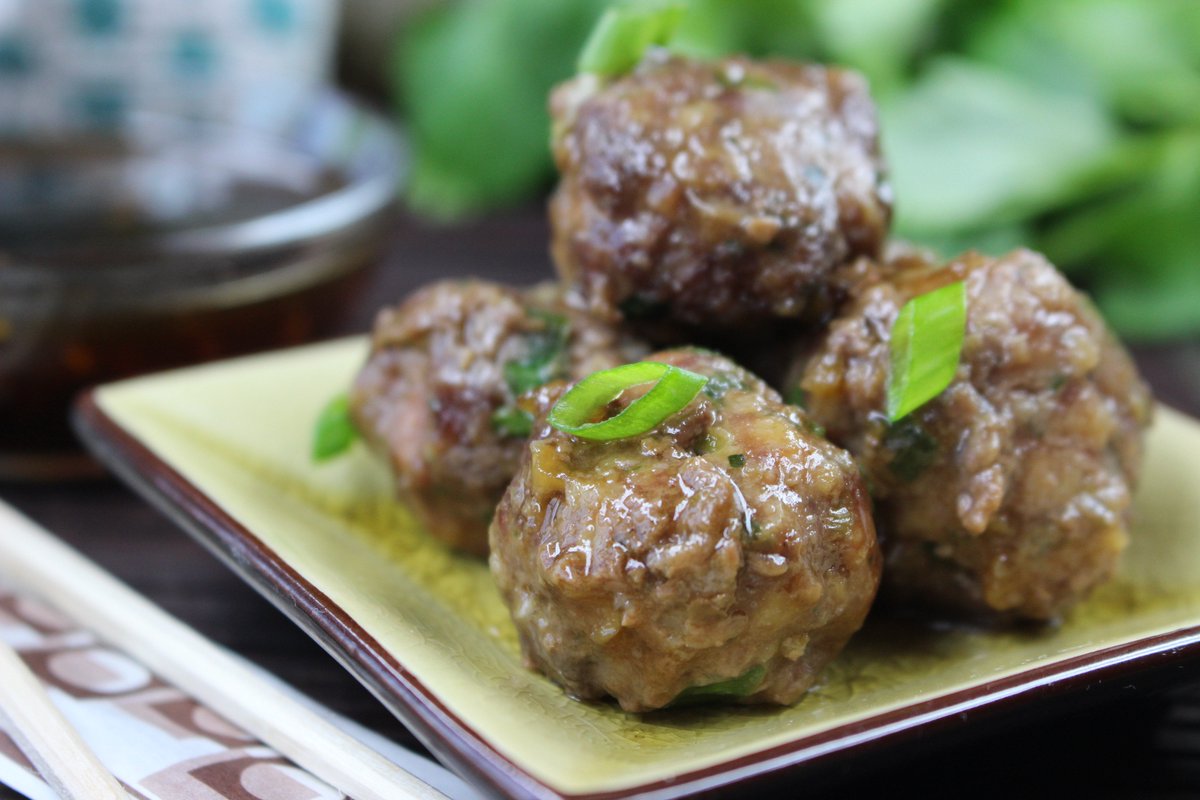 Asian Meatballs with Teriyaki Sauce make a wonderful and irresistible appetizer! 💗 This video is also a fun collaboration with Best Bites Forever. 💗
YouTube Video:  youtu.be/YkHOo5WVQdM
#meatball #appetizers #yummy #recipes #Food