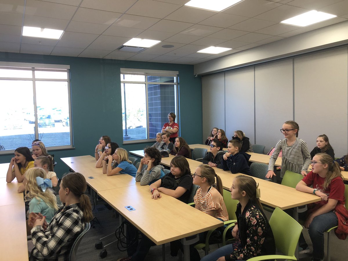 daldixon9's tweet photo. @Redmtelementary Ss learning about germs @ rocky vista university. #youngdoctors @washk12 https://t.co/oJqdQ8AbgQ