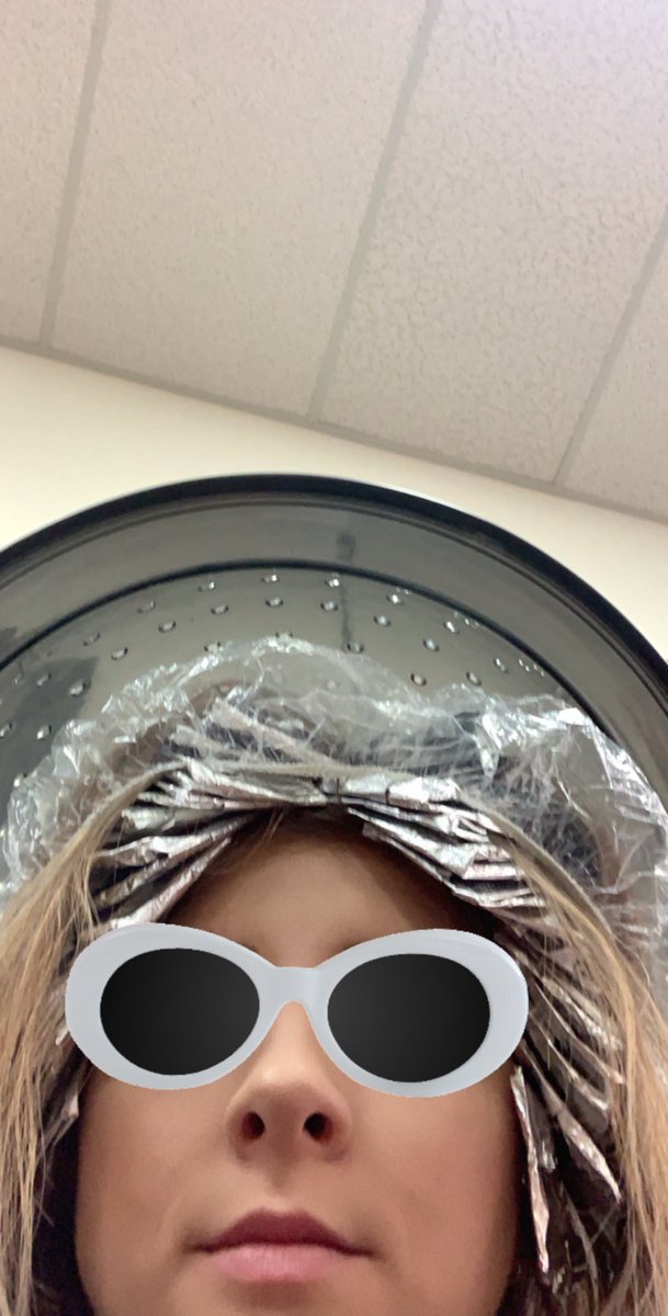 bethanychasee's tweet photo. Open for a surprise!! Getting fixed up for my bday!!! #3days #21 #newgal https://t.co/3kk0UMUAzn
