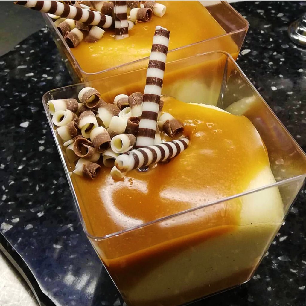 CitizensVegas's tweet photo. Resolutions shmesolutions. Come have some sweet dessert from our Deli counter. 
📸: lasgordachitas https://t.co/awe9FtUtcX