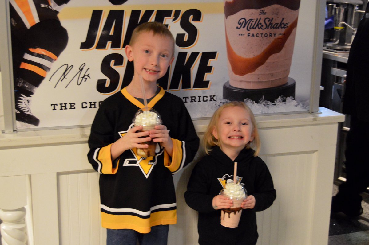 pensfoundation's tweet image. Hey @jakenbake20, Jack and Avery are loving your shake 😋