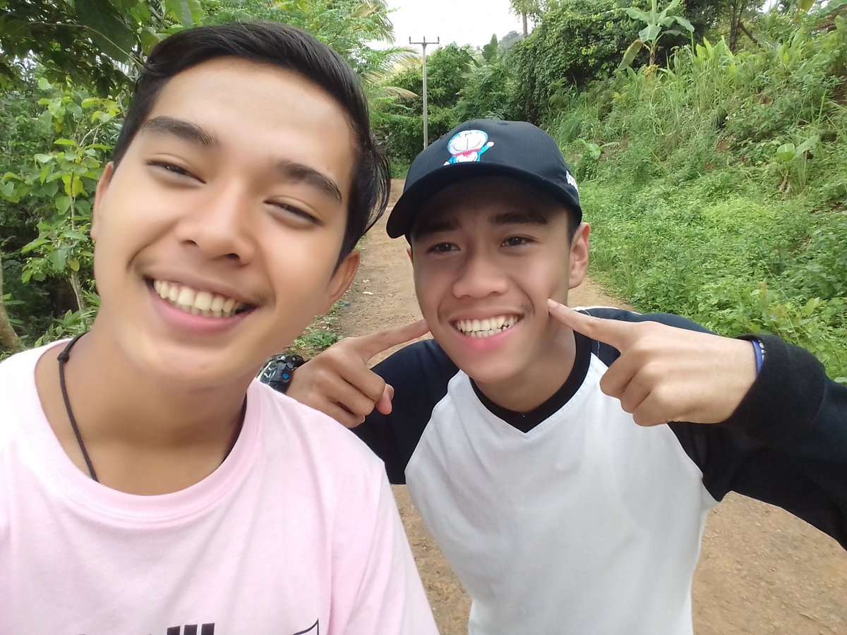 FRepaldi's tweet photo. Sadulur salembur iya a kita mah😉 https://t.co/2NM6EguZM8