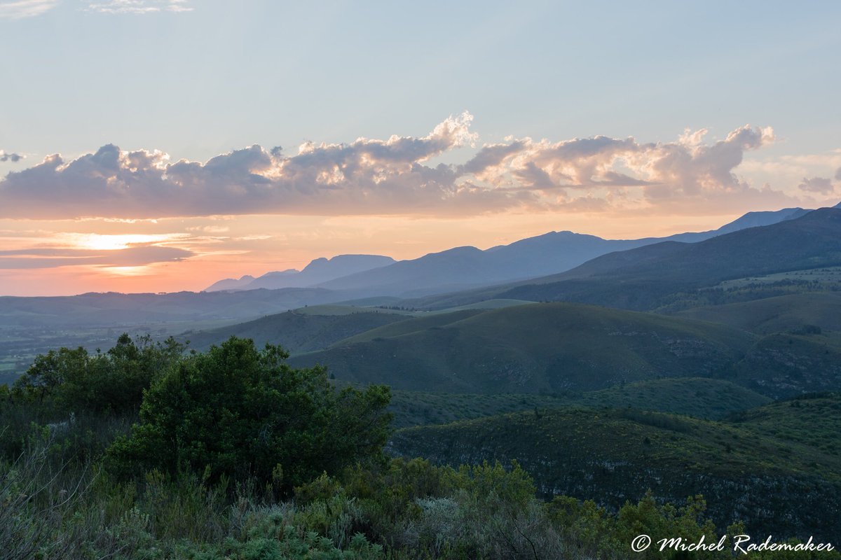 rademakerphotos's tweet photo. Magnificent #sunset at @AkashaRetreat in the #WesternCape, @SouthAfrica. #MeetSouthAfrica @SACLMag @GoToSouthAfrica @gomagSA @GetawayMagazine @africageo https://t.co/nZ8K73cYRR