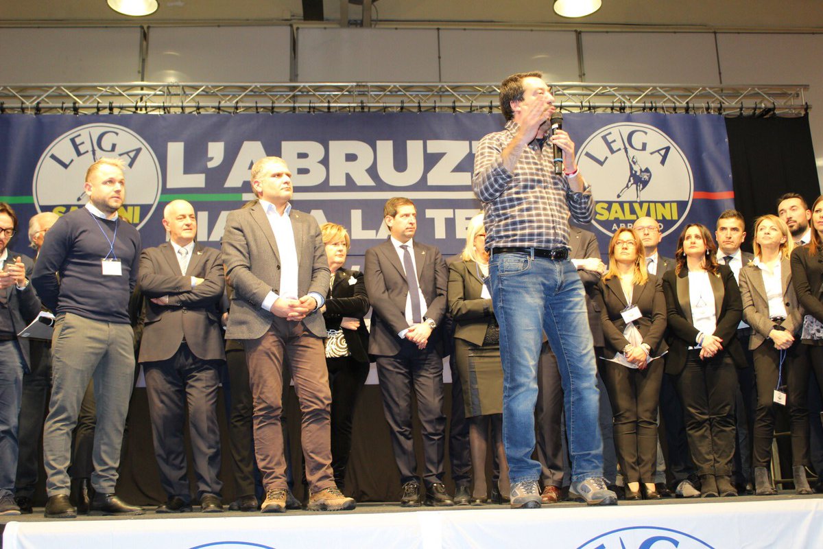 Montesilvano, un MARE di gente! Il 10 febbraio alle elezioni regionali in #Abruzzo la Lega con il Capitano prenderà tanti di quei voti, ma tanti di quei voti che non saprà più dove metterli! 😊