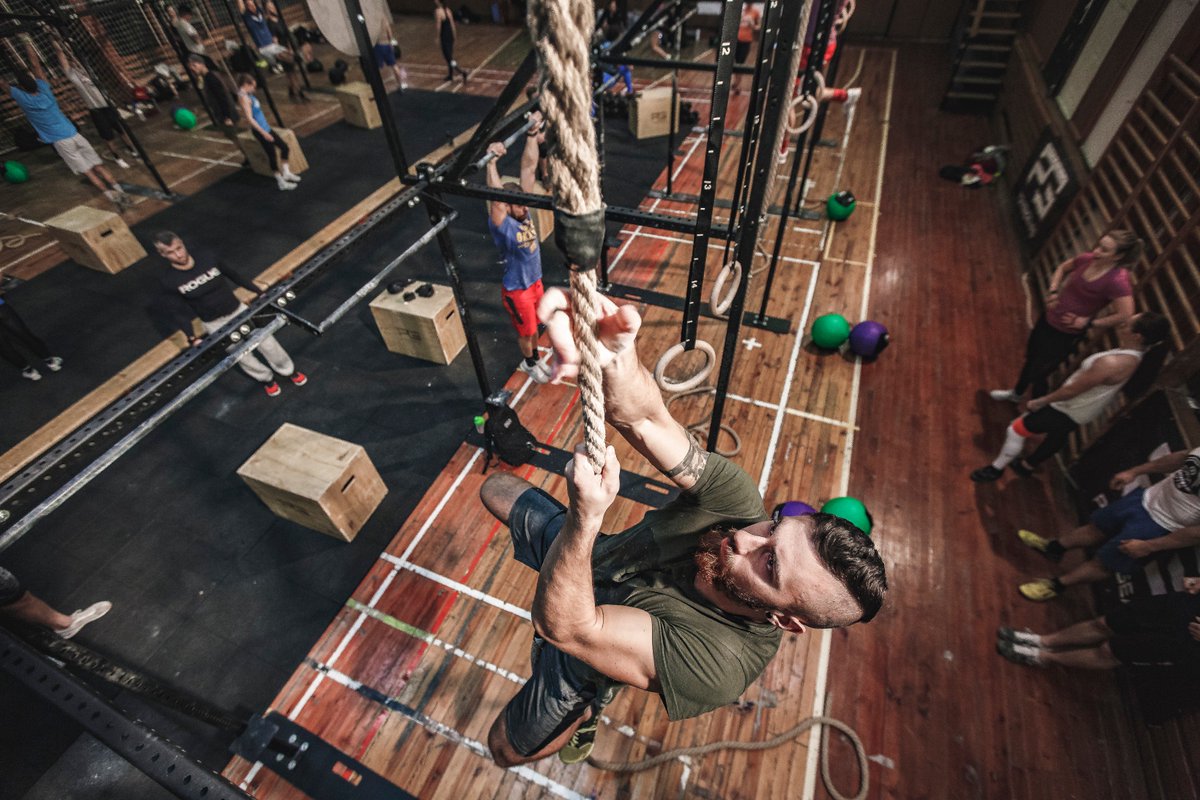 redbullCOL's tweet photo. Empieza bien el año, así que ¡A entrenar como es! 💪
#tedaalas #redbull #givesyouwings #gym #redbullcol #training https://t.co/rKLytqjWRh