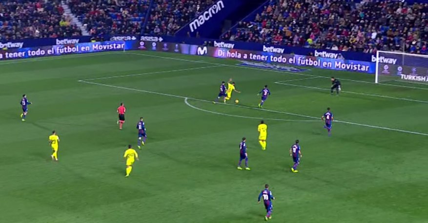Esto es Roja en 1 División, delante del portero sin balón controlado. Pero claro el patadón de Germán a Manaj en la cabeza en el Granada-Albacete, en una misma situación, es amarilla. Seguís siendo la misma vergüenza de siempre. <a href="/LaLiga/">LALIGA</a> <a href="/rfef/">RFEF</a> <a href="/LuisRubiales/">xxxx</a> <a href="/masquealba/">masquealba</a>