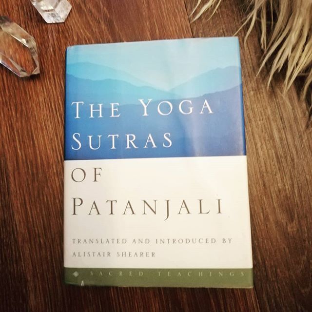 LucyLevens's tweet photo. "Yoga is the settling of the mind into silence. When the mind has settled, we are established in our essence nature, which is unbounded consciousness." Alot of yoga nowadays is focused on Asana, moving the body and dare I say exercising it to get physica… https://t.co/aCYIbKa7GJ https://t.co/9Yio6j67lO