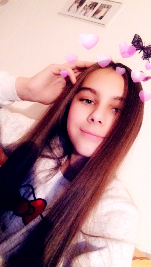 tinitamyinspire's tweet photo. ¡Sin duda alguna y llena de pasión, nació para brillar y perseguir sus sueños!👸🏽❤️El amor que ella le da a todos a través de sus talentos es especial.💕🎶 @TiniStoessel @FioreAda @marianaluciamuz @MaJo_pe_ @FranStoessel_ #SimplementeTini 😍 https://t.co/KY5emm4Qxf