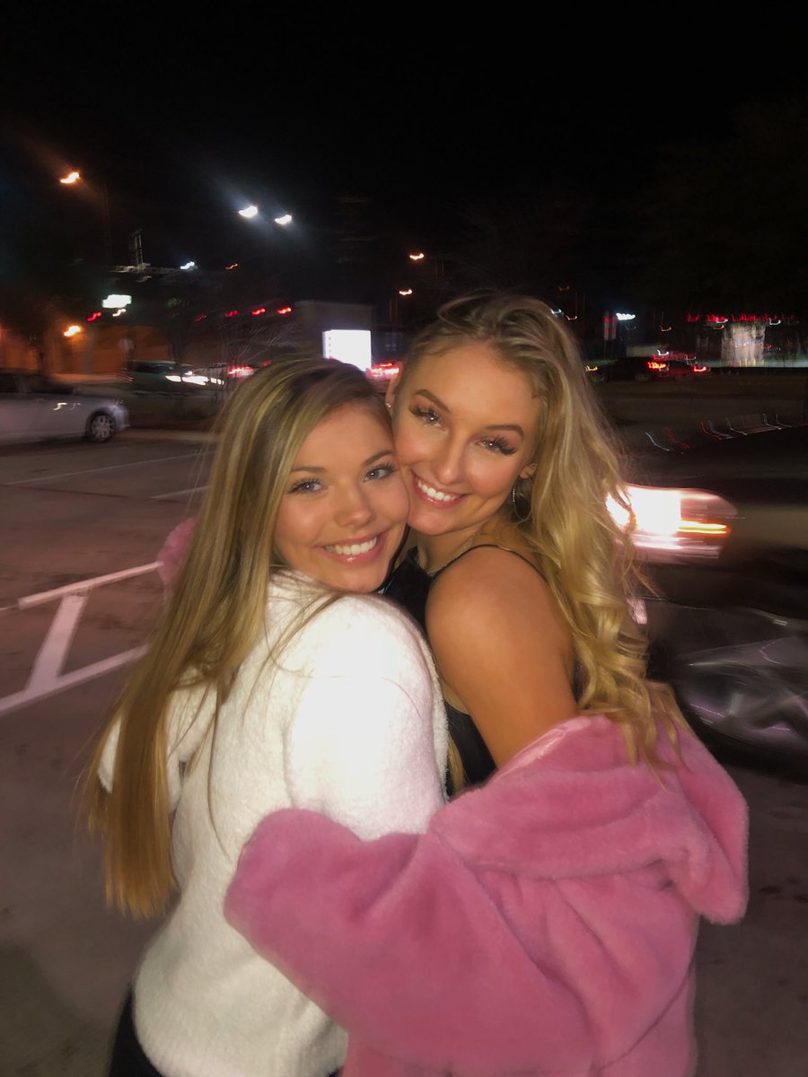 hannah_hofmann_'s tweet photo. 2019 🖤 https://t.co/u7UCxwIaf5