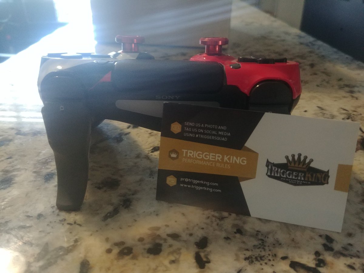 New_Exiles's tweet photo. Say Hello to the official 1NationGaming Controller for PlayStation 4. Also a Huge thanks to @Modjunkiez if it wasn't for them this wouldn't have been possible. https://t.co/PI1AFC5tUx