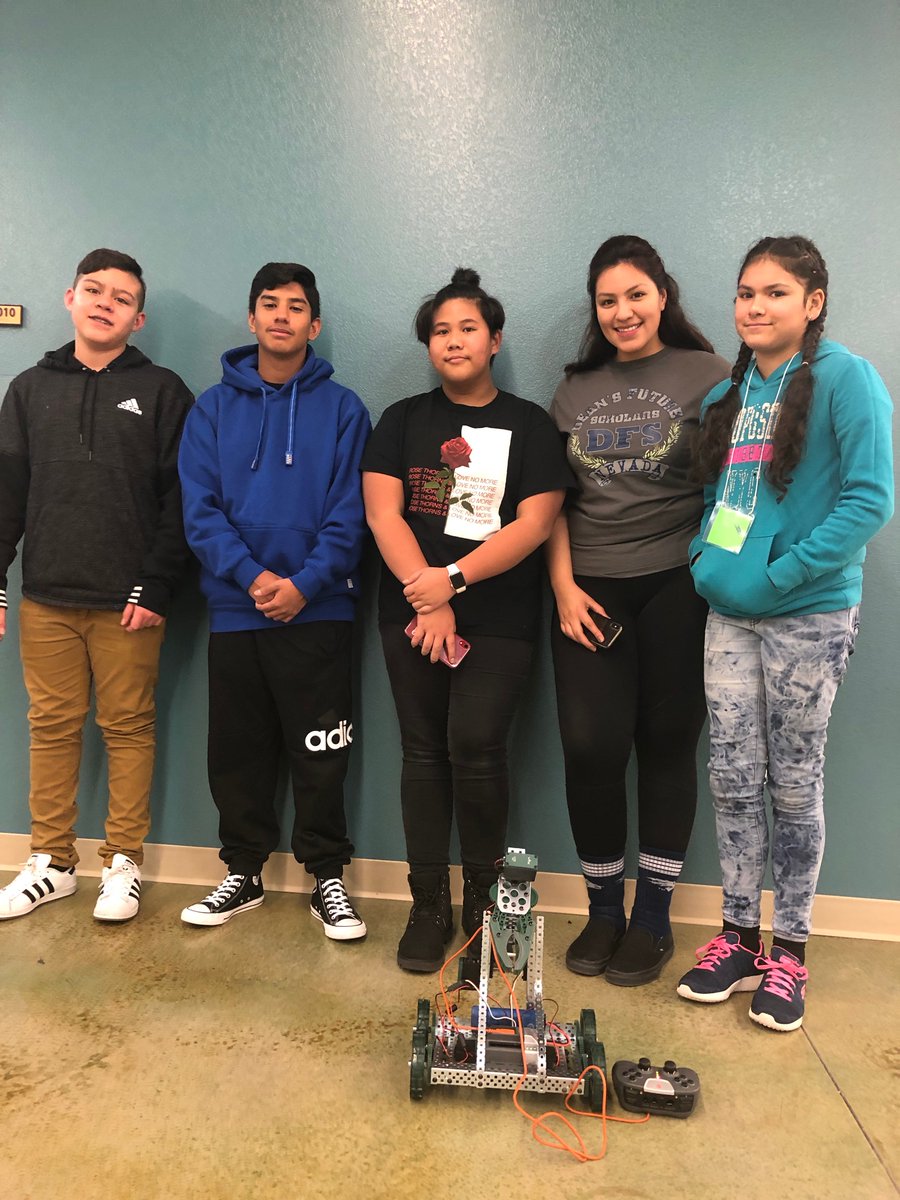 DFS_Nevada's tweet image. Thanks 2 @GEARUPNV, 20 DFS students &amp;amp; their siblings were able 2 participate in our #VEXRoboticsCamp inside the @RaggioSTEM in the @EducationUNR on the @unevadareno campus for 2 days &amp;amp; build a robot with their teams. #COEintheCommunity #STEM #DFS #WolfPack #GEARUPWORKS #NVGEARUP