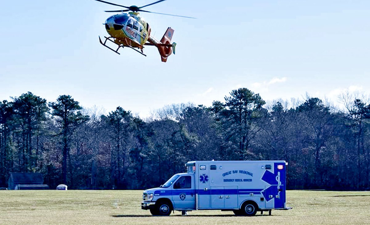 MedTransCorp's tweet photo. #FAROUTFRIDAY - MONOC ONE based in Bayville, NJ on a scene call in Little Egg Harbor 
#MonocOne #AirMedical #HEMS #Aviation https://t.co/daau9FiJMW