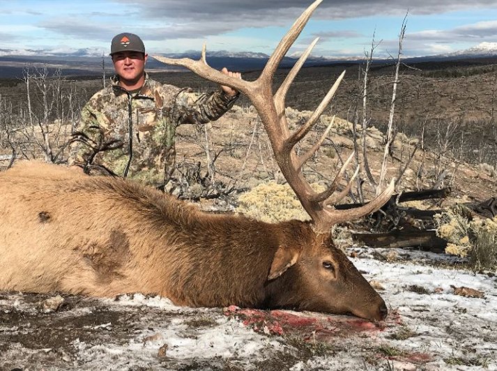 kingscamo's tweet photo. Kaden with his first bull elk. We'd say you did pretty well, especially for your first bull! Huge congrats @KadenEvans7 👊
___
#Kingscamo #desertshadow #bullelk #hunting https://t.co/E2Z8Zejdvh