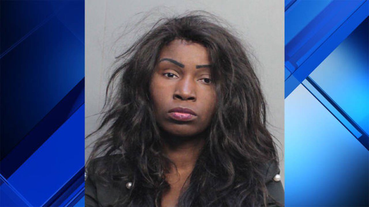 Woman accused of stealing $20,000 worth of items from tourists' hotel room in Miami Beach bit.ly/2RbmQYM?utm_so… https://t.co/F4Wg2VQOrc